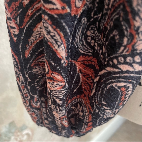 FREE PEOPLE DARE ME LONG SLEEVE FLORAL VELVET TOP MEDIUM - Picture 7 of 8